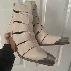 NWT Free People Brayden Fisherman Bootie in Ecru Leather SIZE 9